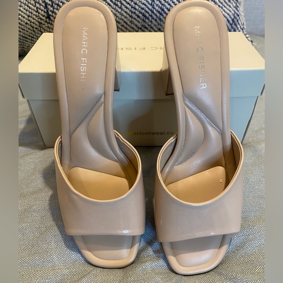 Marc Fisher Nude Patent Block Heel Sandals Size 7 - Picture 2 of 4